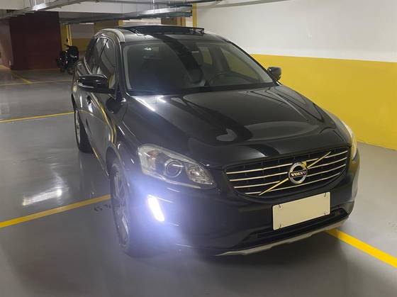 VOLVO XC60 2.0 T5 MOMENTUM GASOLINA 4P AUTOMÁTICO